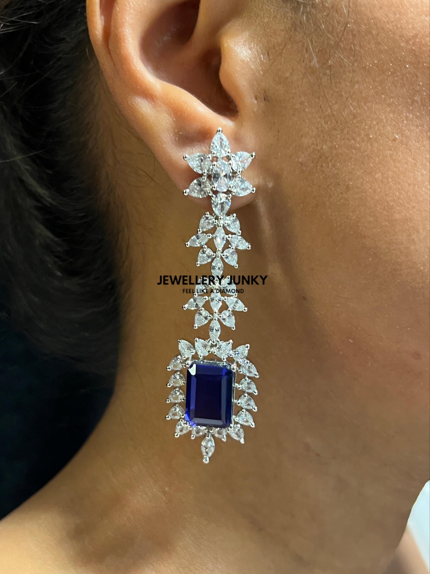 MIRJA DIMAOND NECKLACE