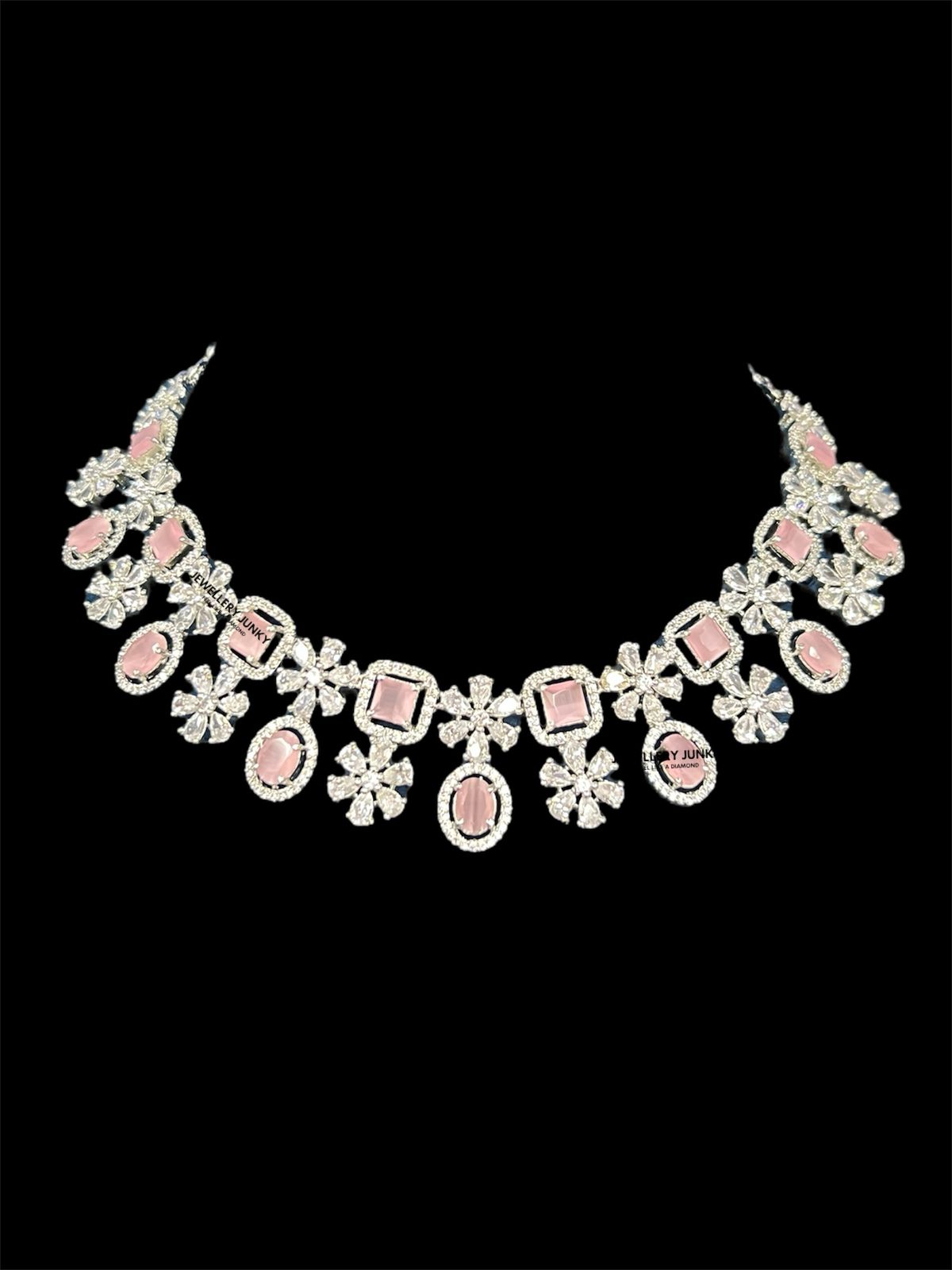 AARVI DIAMOND NECKLACE