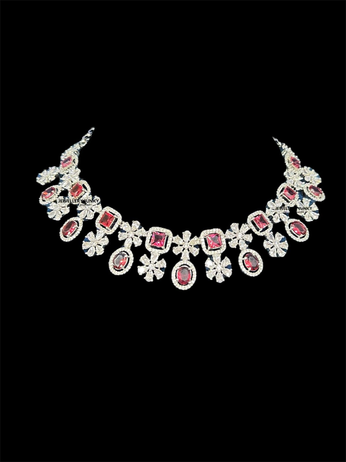 AARVI DIAMOND NECKLACE