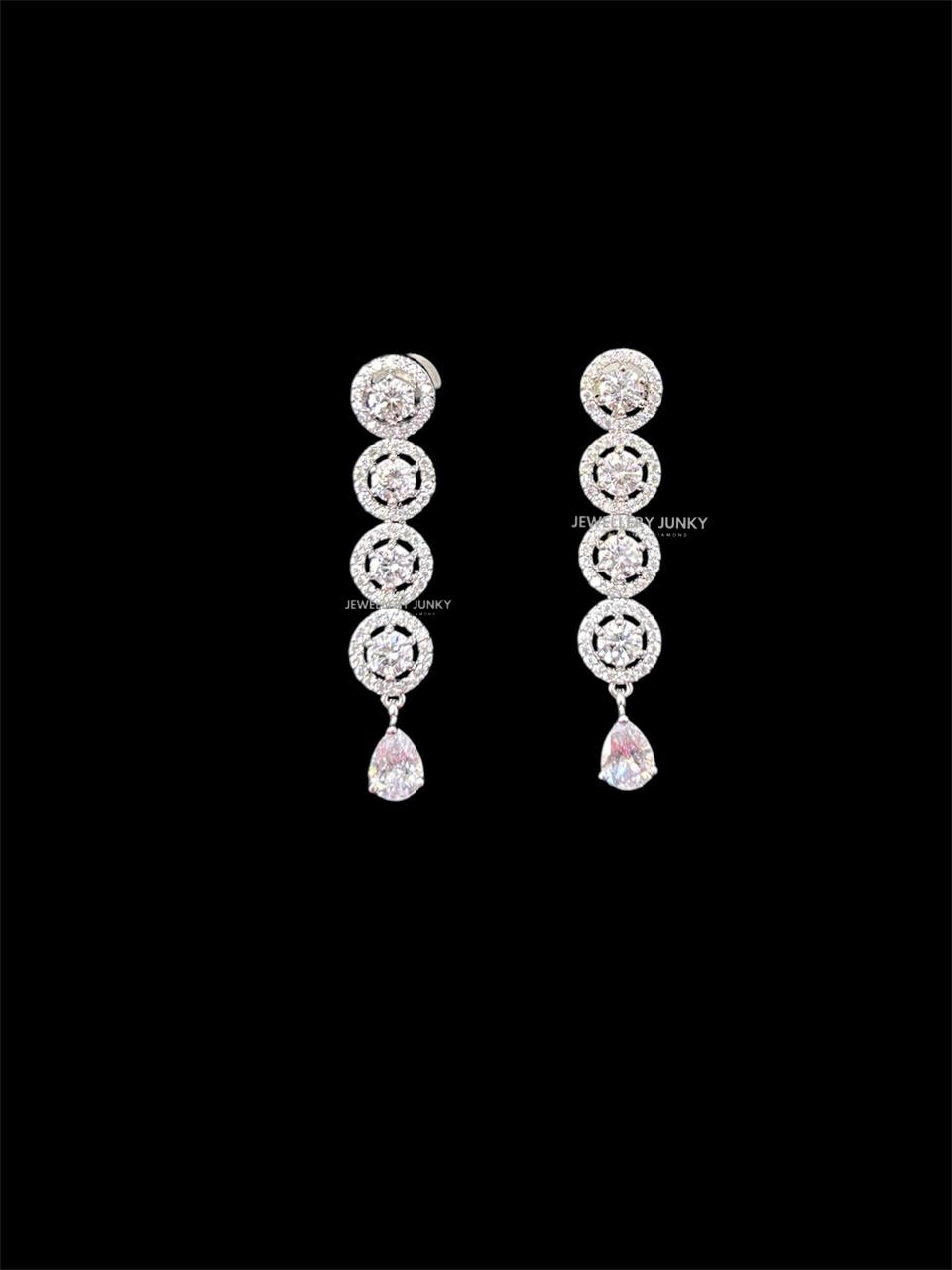 NILA DOUBLE LAYER DIAMOND NECKLACE