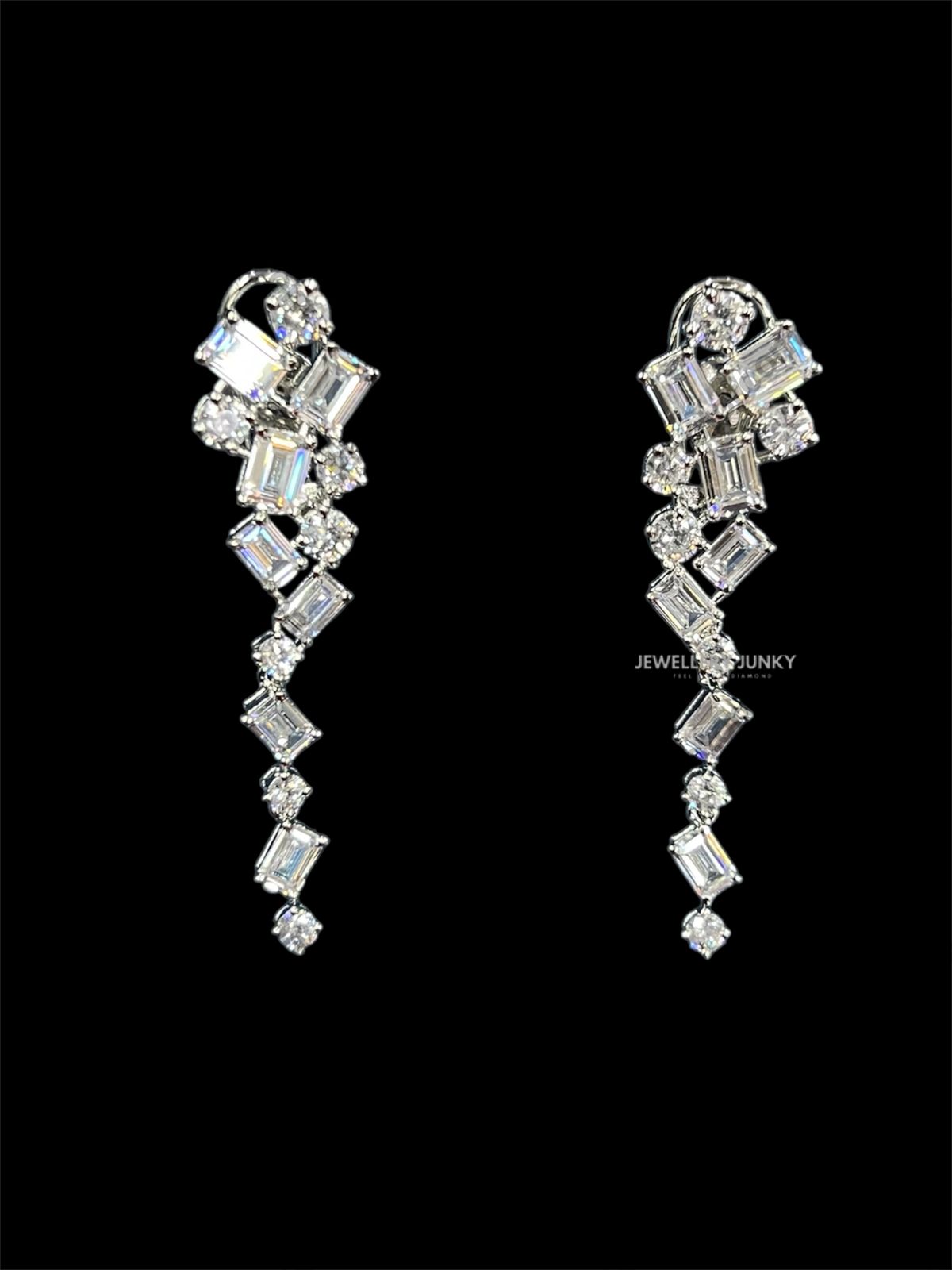 AZARIA DIAMOND NECKLACE