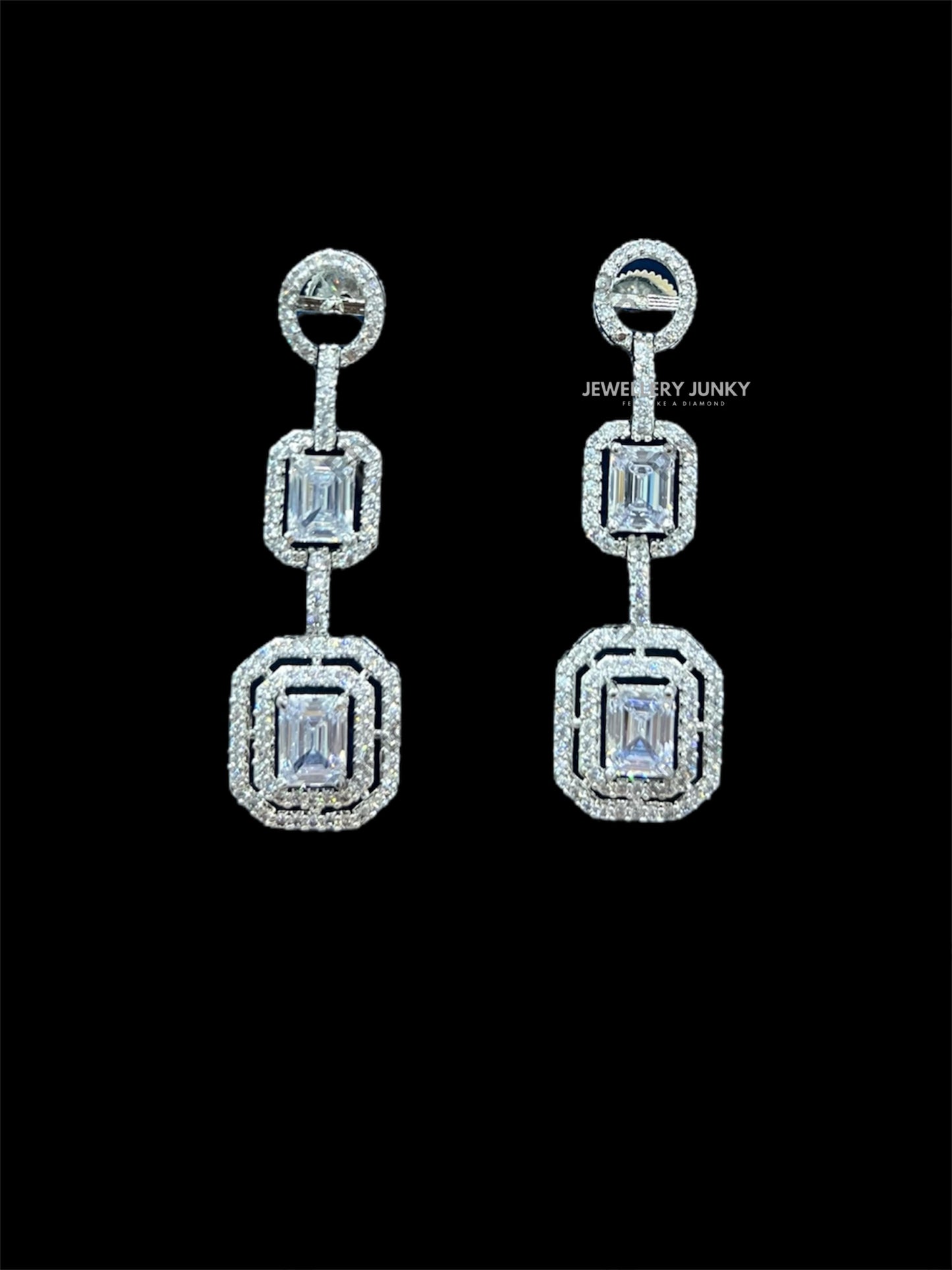 SARIKA DIAMOND NECKLACE