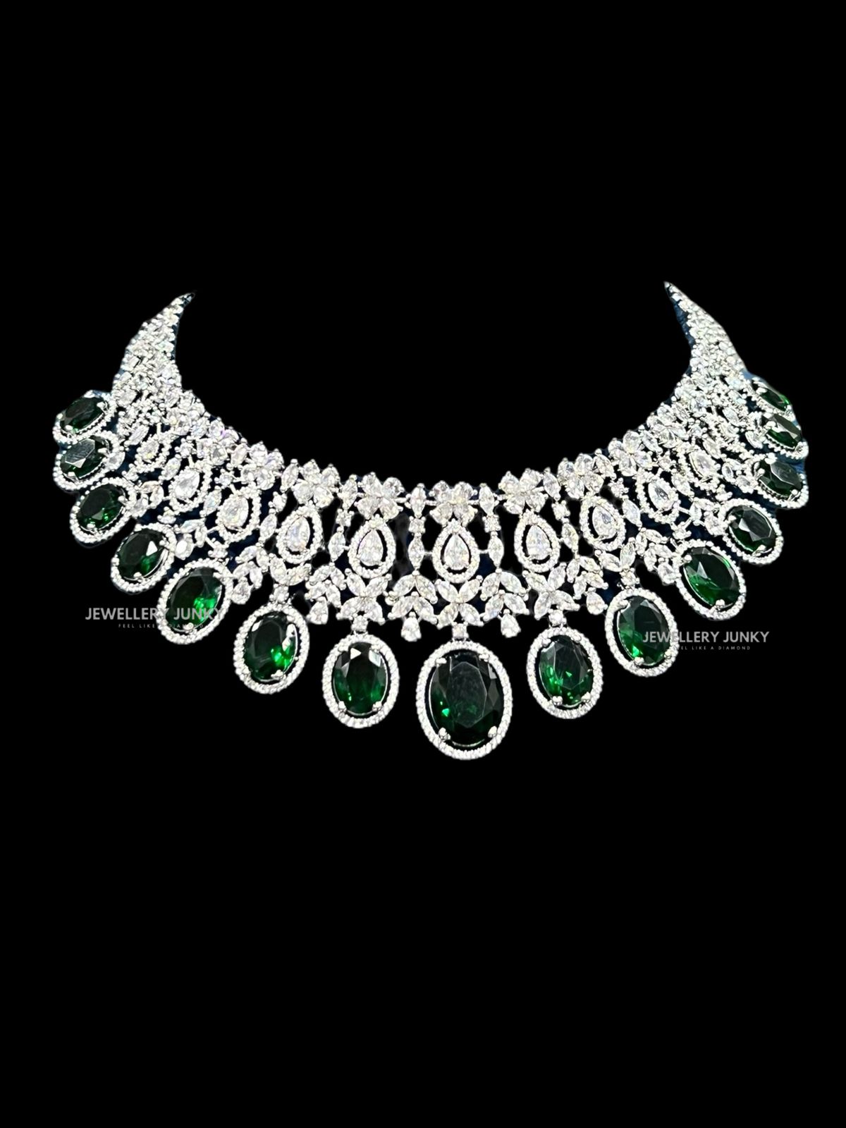 SHEENA DIAMOND NECKLACE
