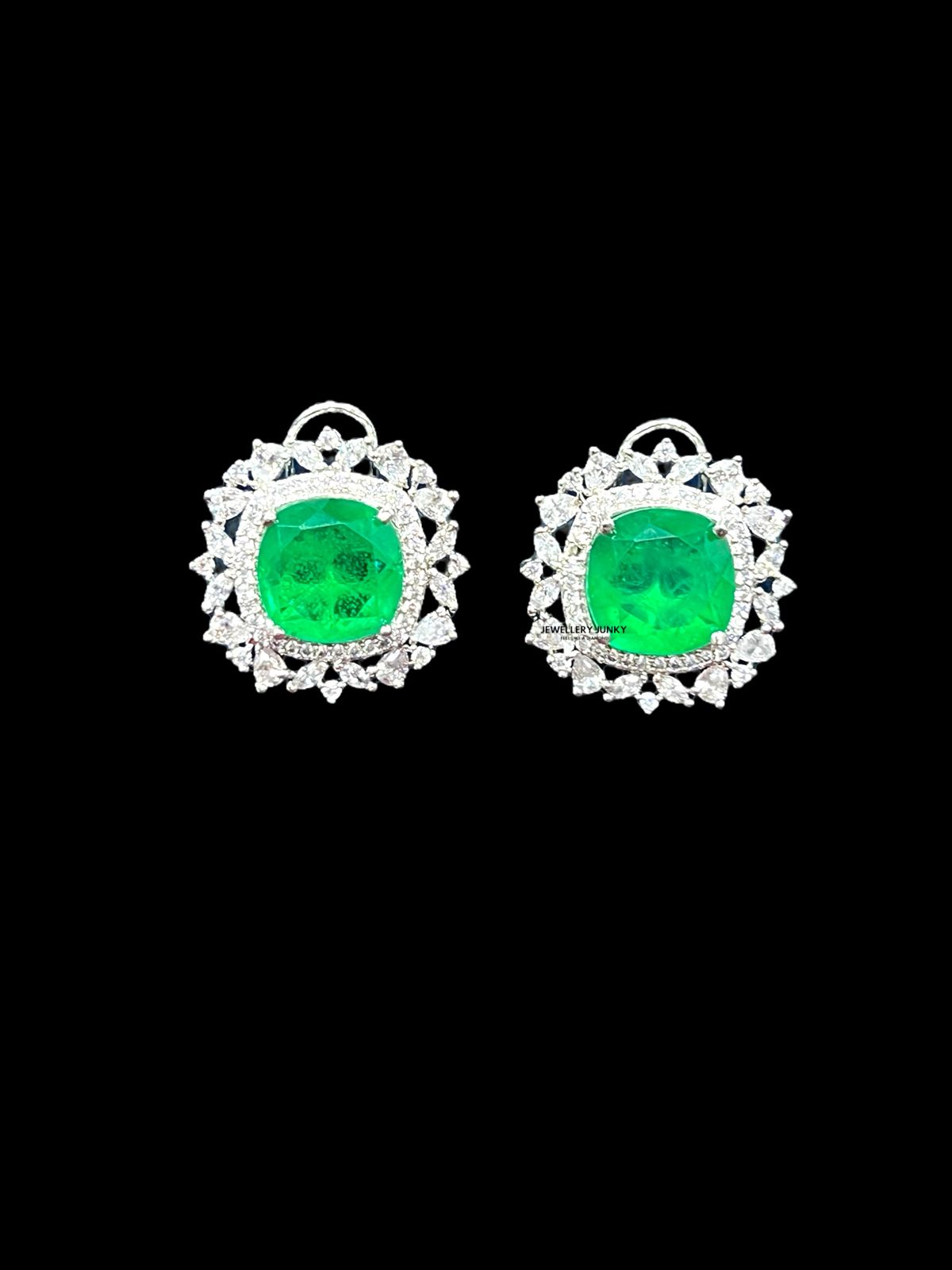 REHANA CUSION CUT CZ DIAMOND NECKLACE