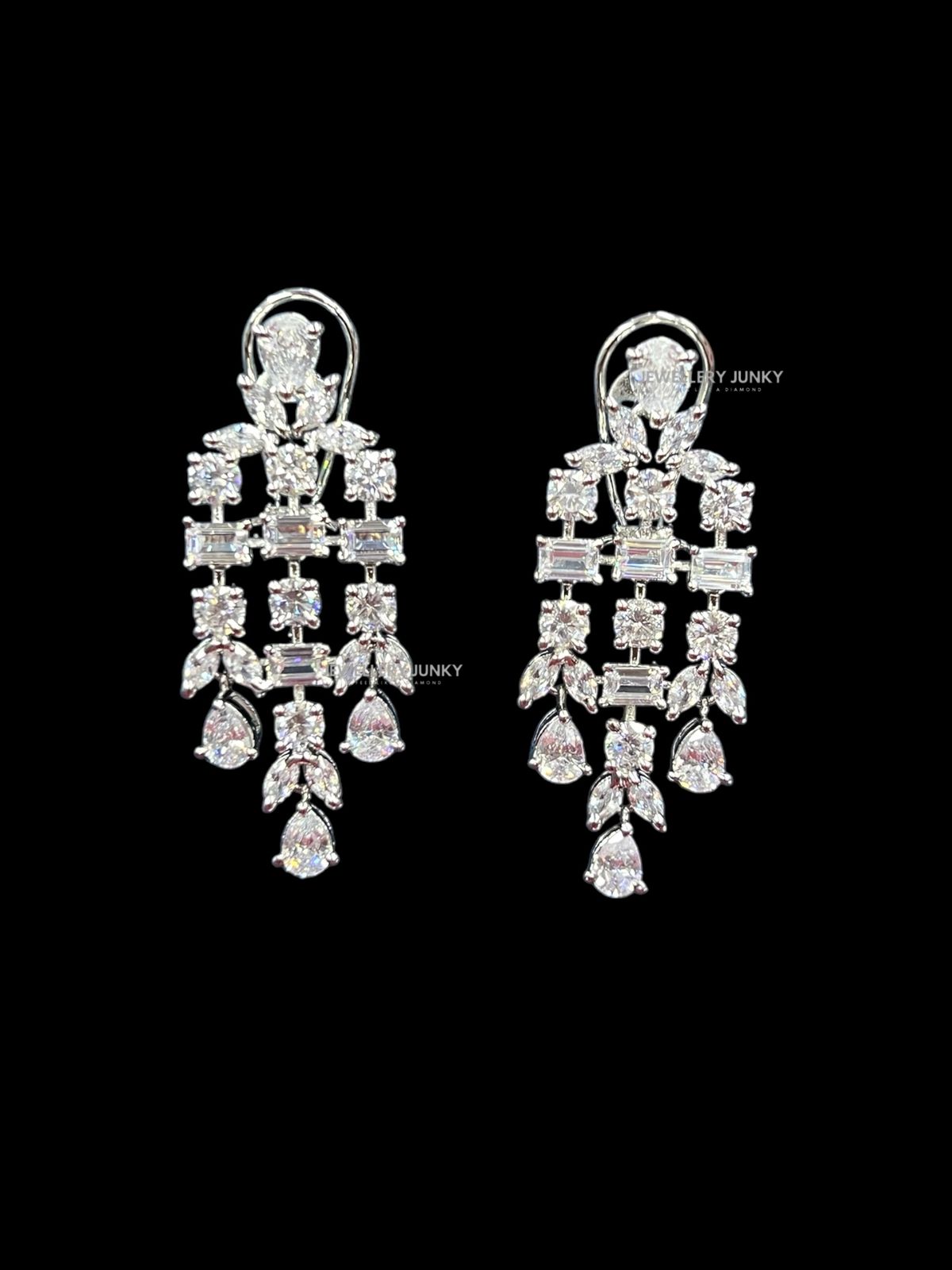 BETHANY DIAMOND NECKLACE