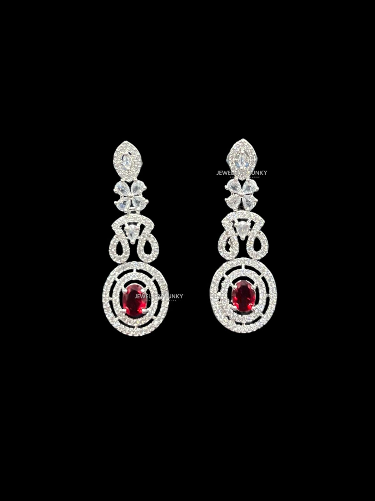 ALESSIA DIAMOND NECKLACE