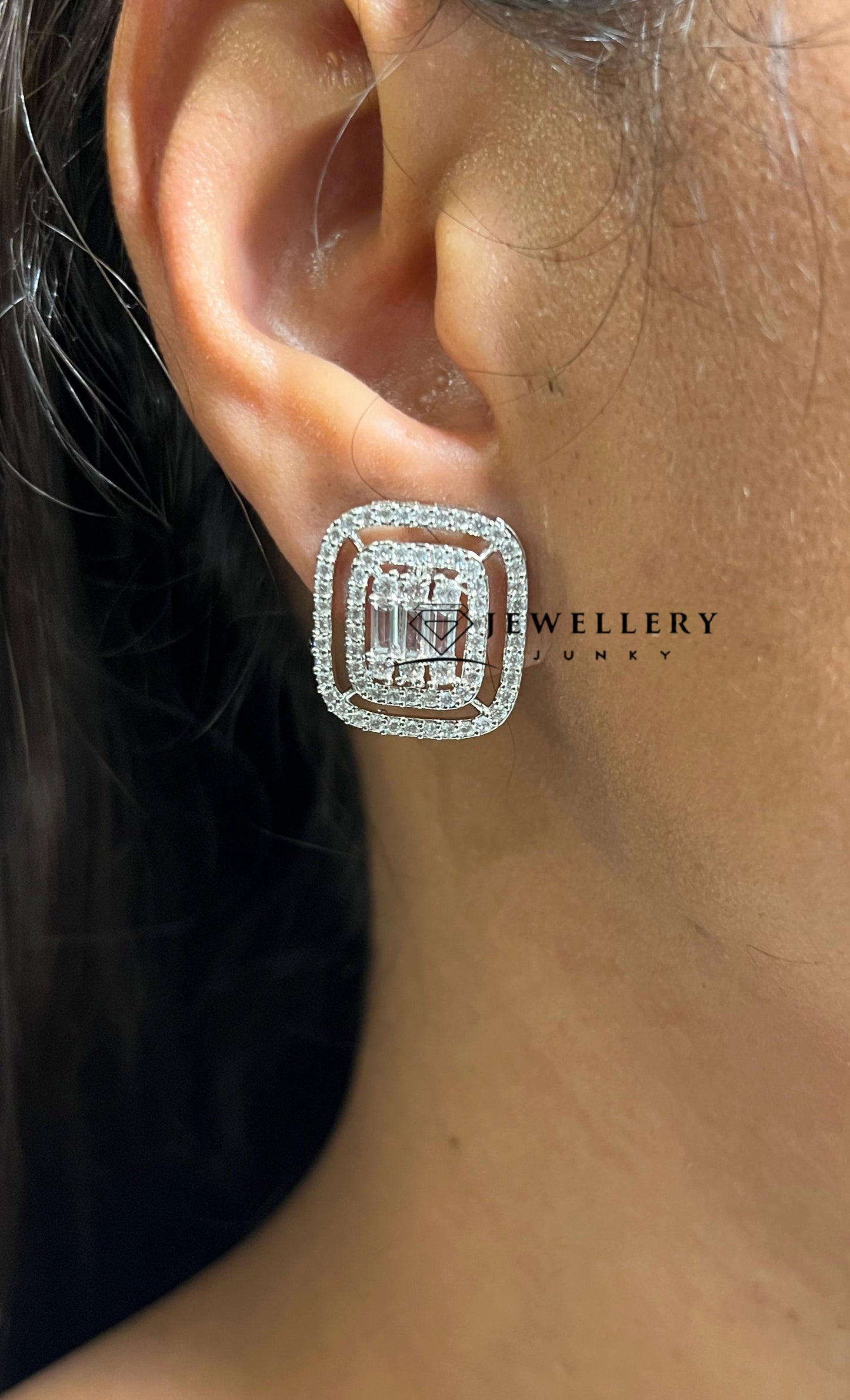 SARIKA DIAMOND NECKLACE