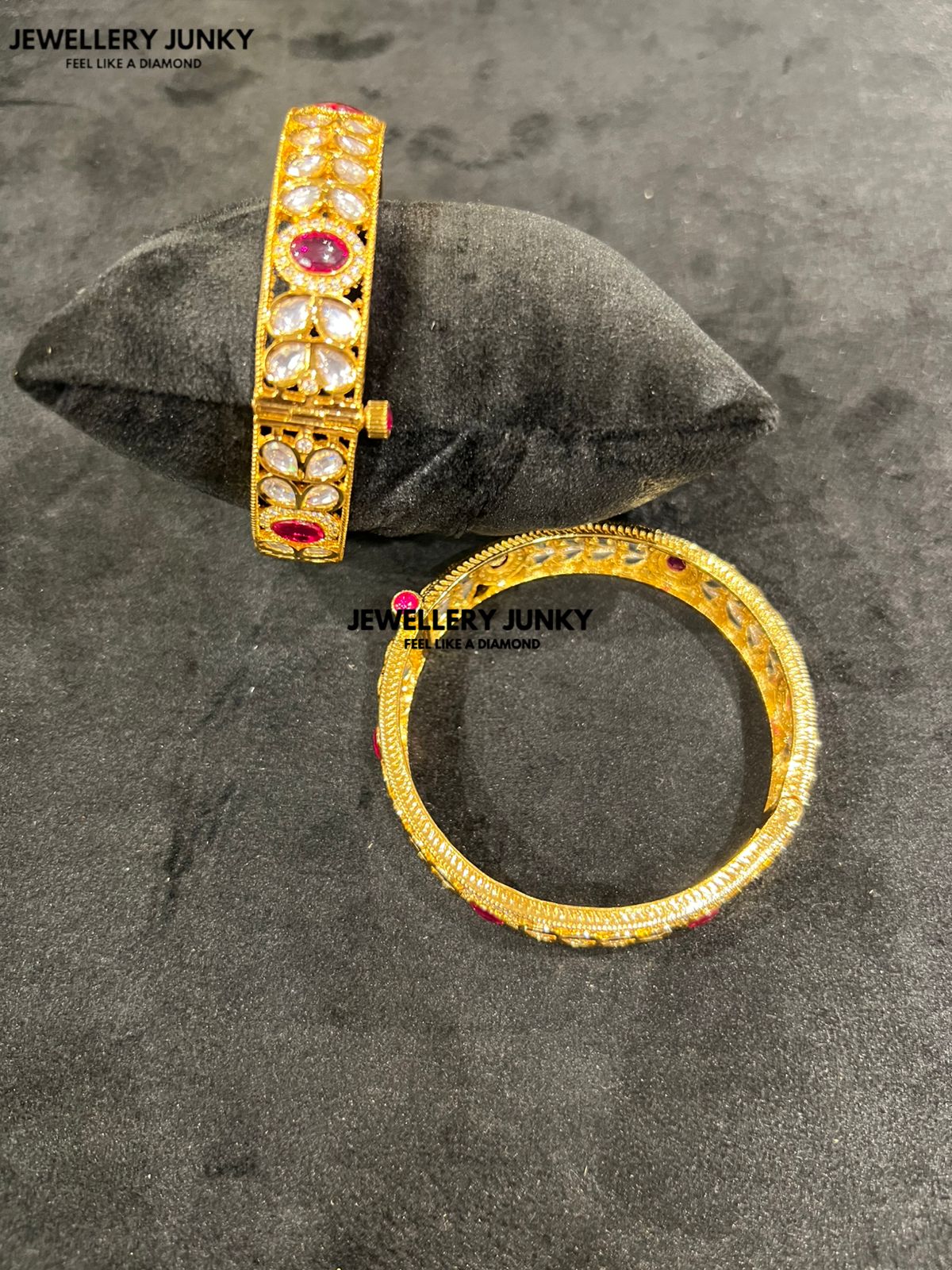 GANIKA KUNDAN BANGLES
