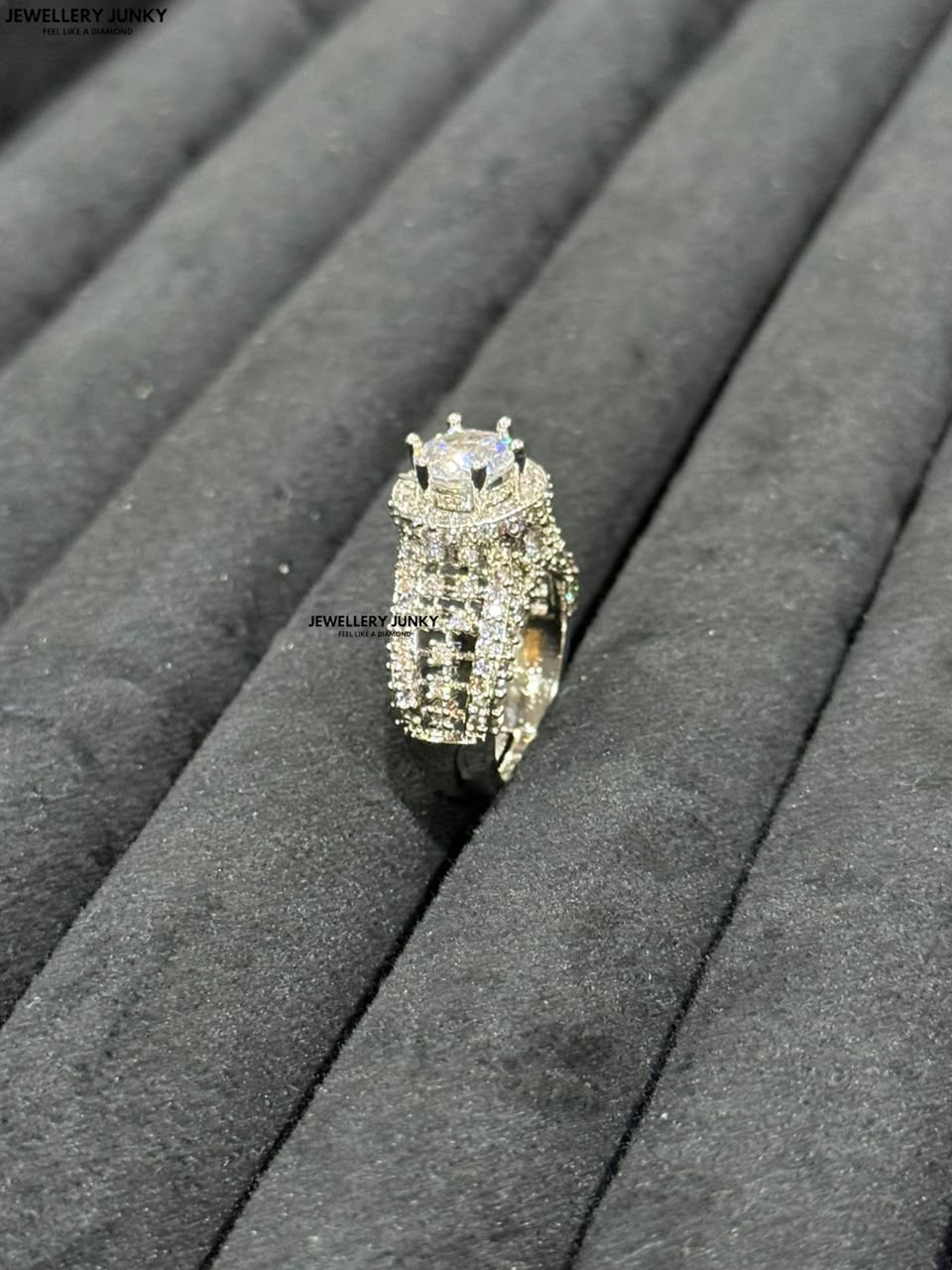 CHAHANA DIAMOND RING