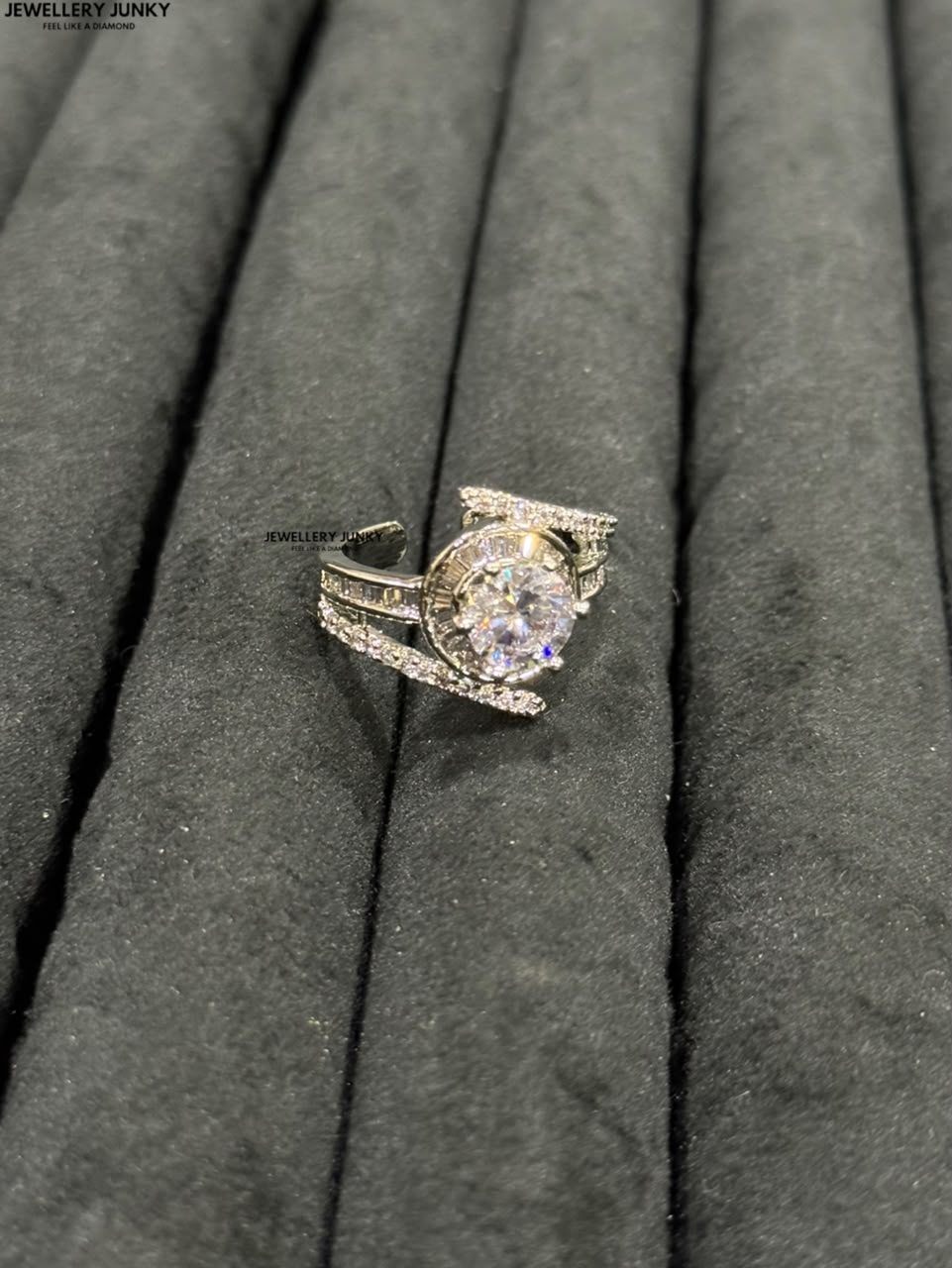 GLENDA DIAMOND RING