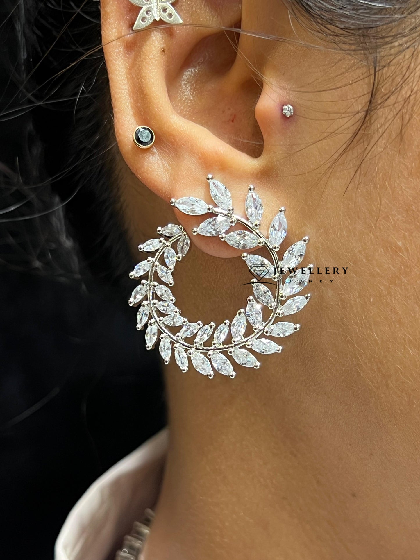 DARLE DIAMOND NECKLACE N-1062