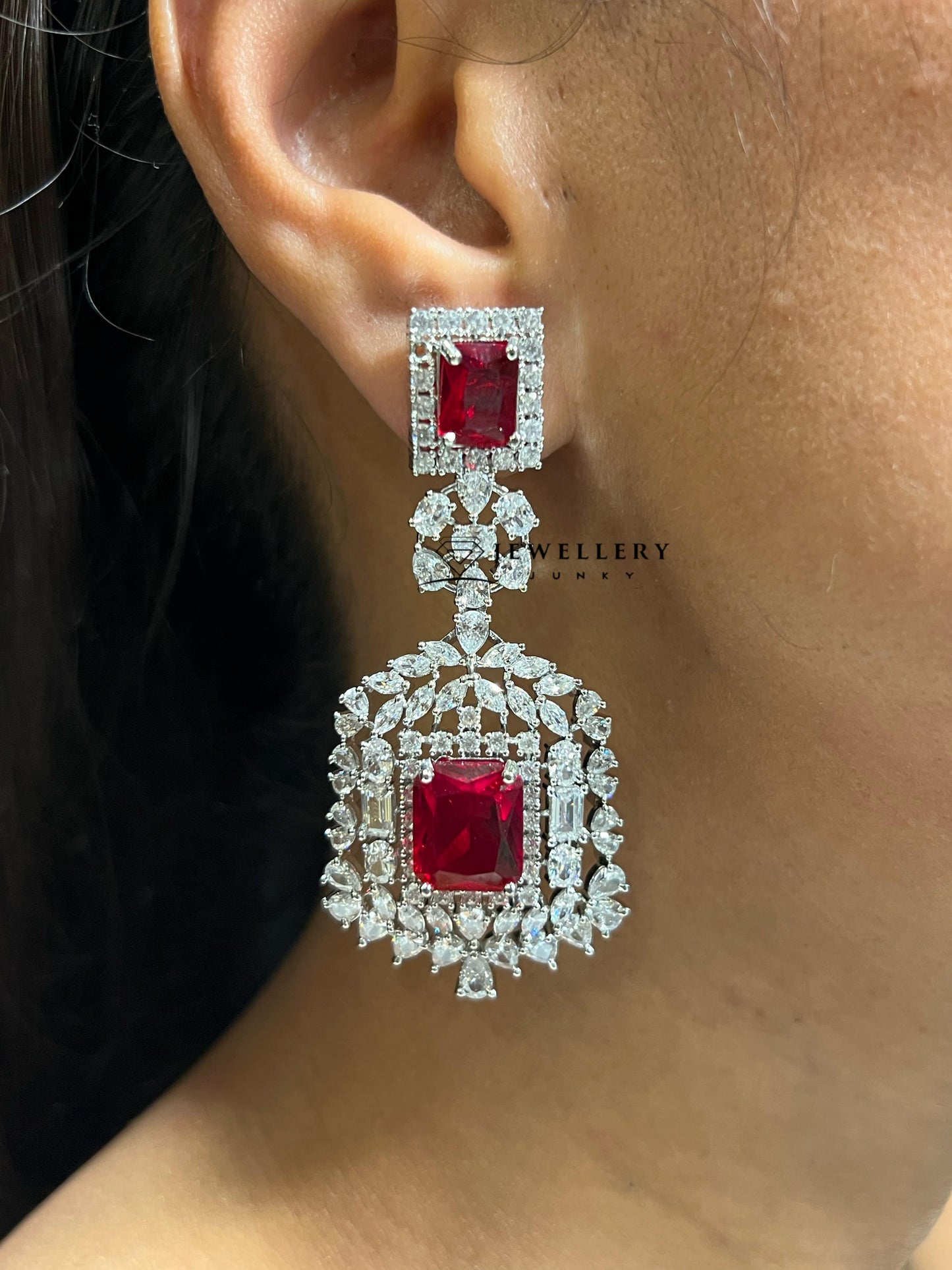 NURA DIAMOND NECKLACE N-1547