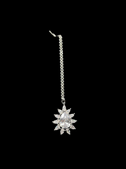 AKIRA DIAMOND NECKLACE