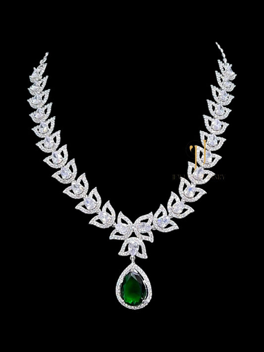 SAANVI DIAMOND NECKLACE