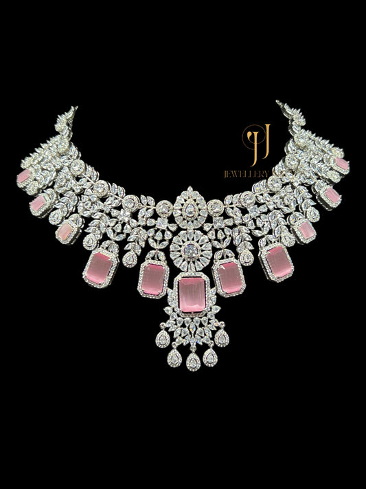 DOLLY  DIAMOND NECKLACE