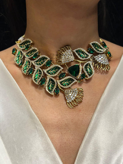 DEVISHA KUNDAN NECKLACE