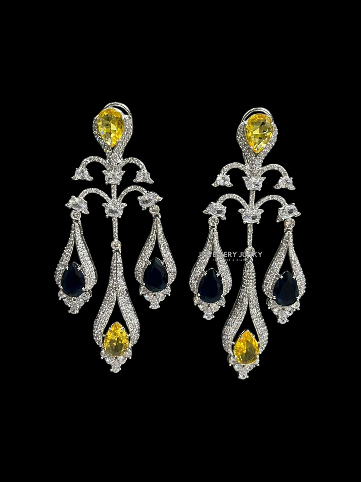 AURELIA DIAMOND EARRINGS