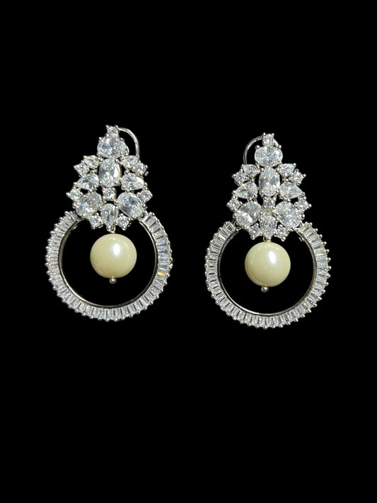 NATASHA DIAMOND EARRING E-1053