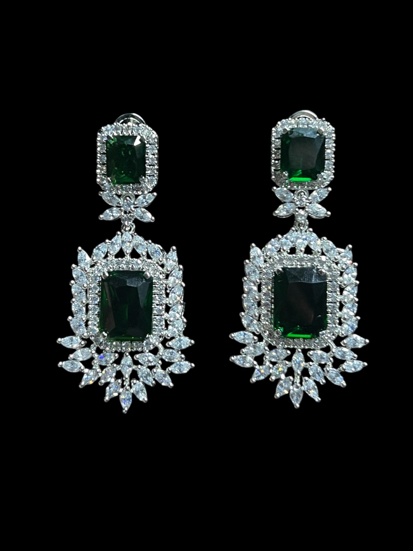 VIENNA DIAMOND EARRING E-1029