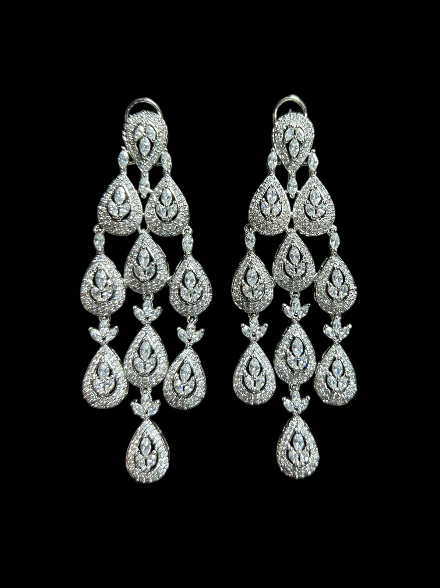 ZIANA DIAMOND EARRING E-1043