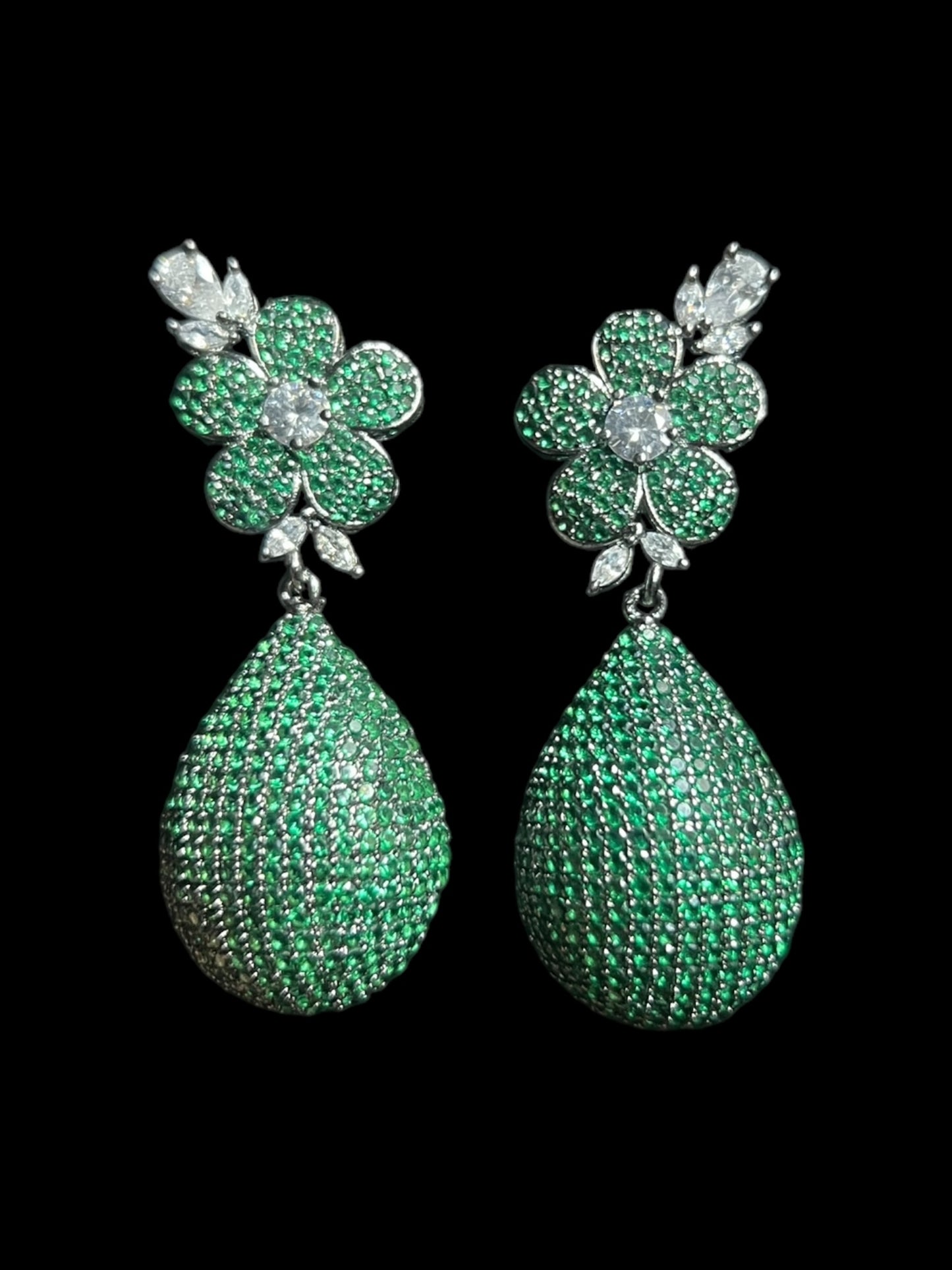 SAZIA DIAMOND NANO EARRING E-1018