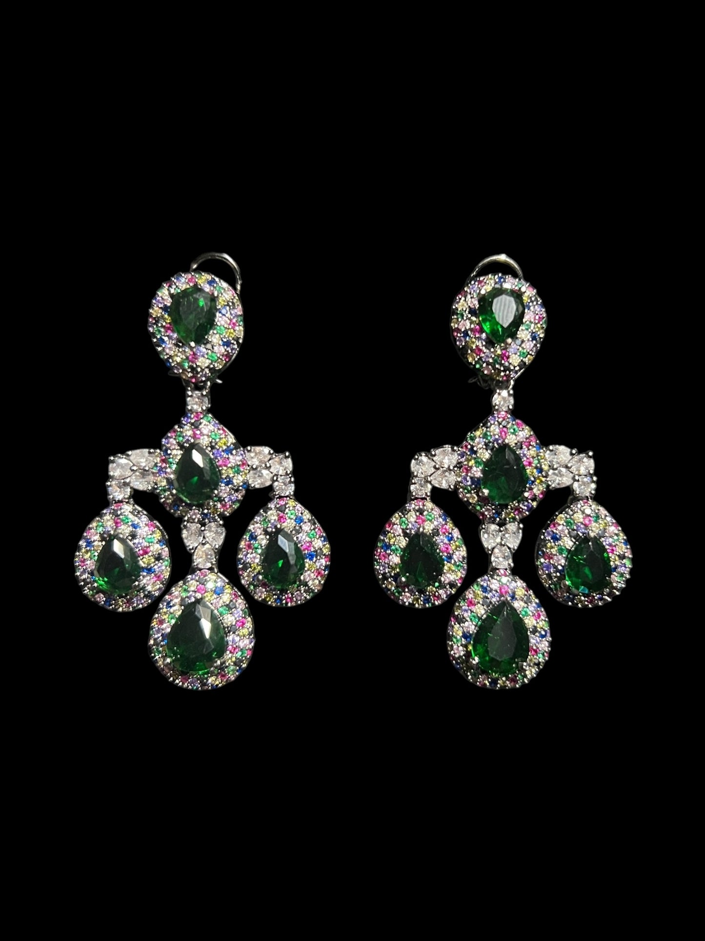 SARA DIAMOND NANO EARRING E-1021