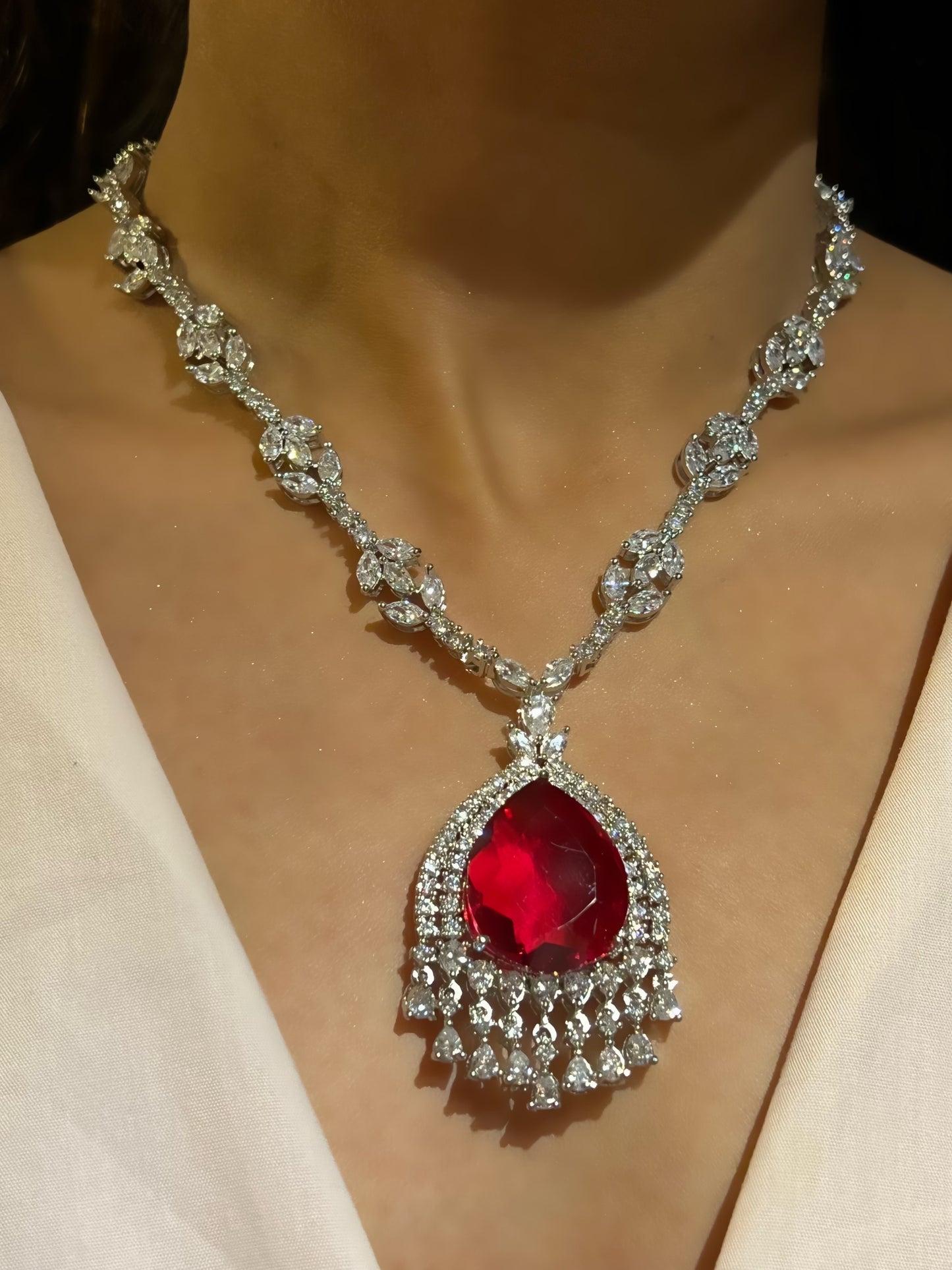 HELEN DIAMOND NECKLACE