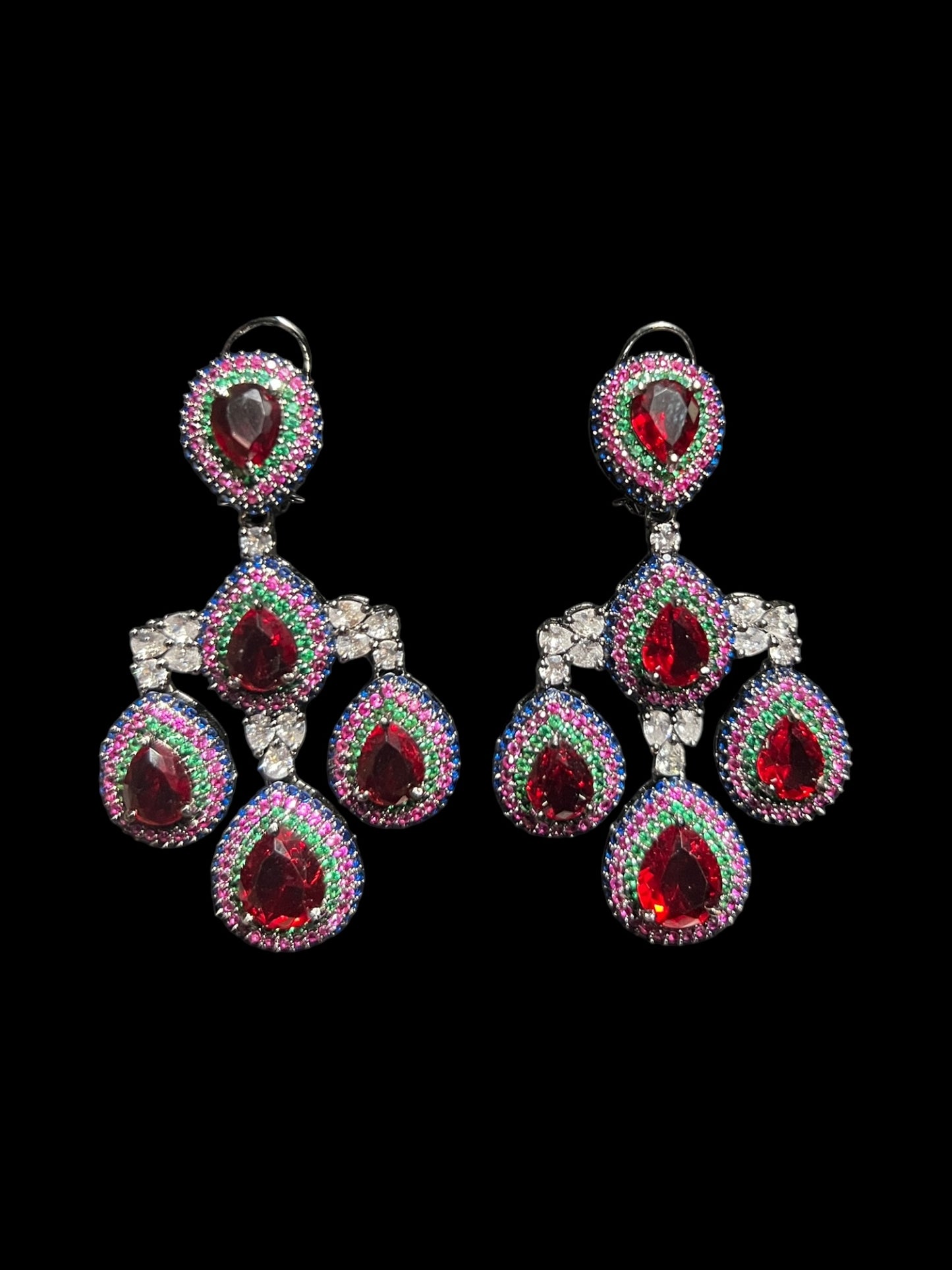 SARA DIAMOND NANO EARRING E-1021