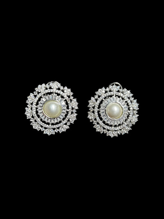 MOLLY PEARL DIAMOND STUD E-1007