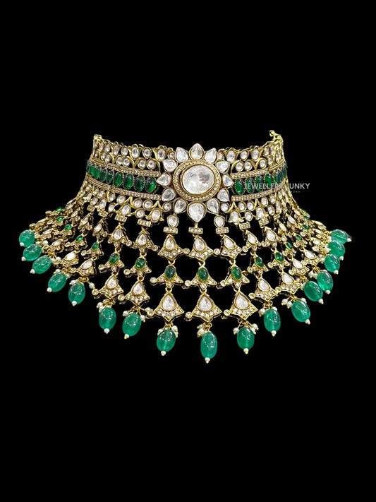 MEHWISH EMERALD KUNDAN NECKLACE