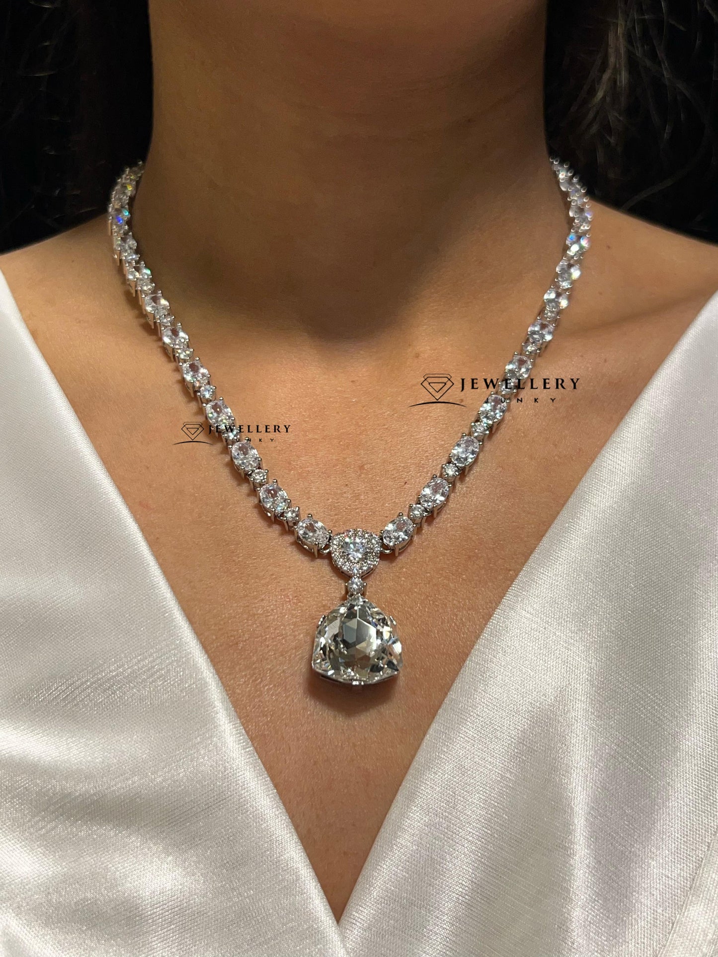 INTISAR DIAMOND NECKLACE N-1540