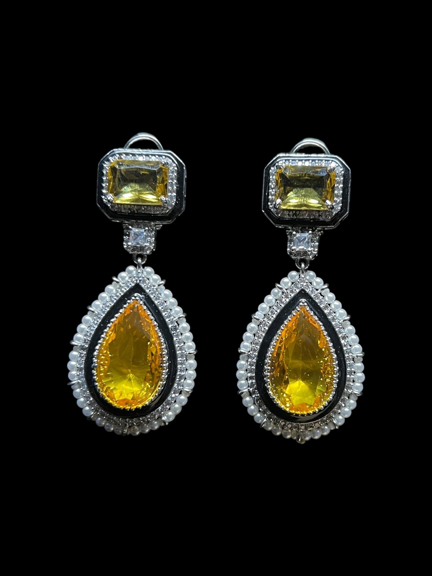 SIERRA DIAMOND EARRING