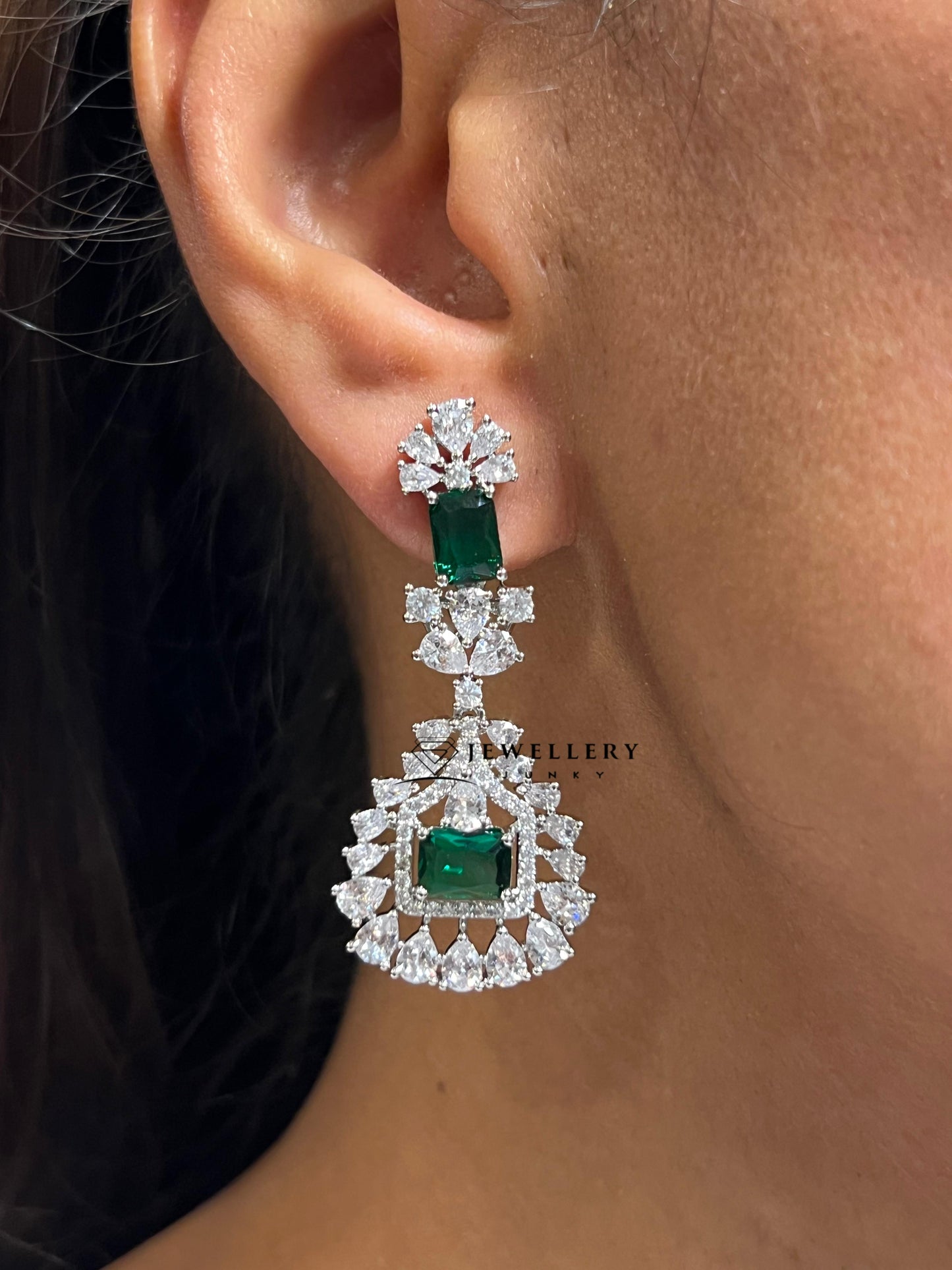 AYLEEN EMERALD NECKLACE