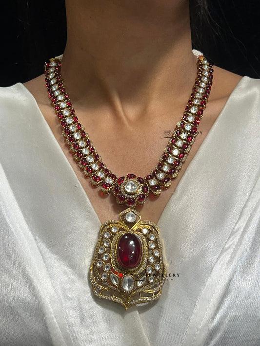 NOURA KUNDAN NECKLACE