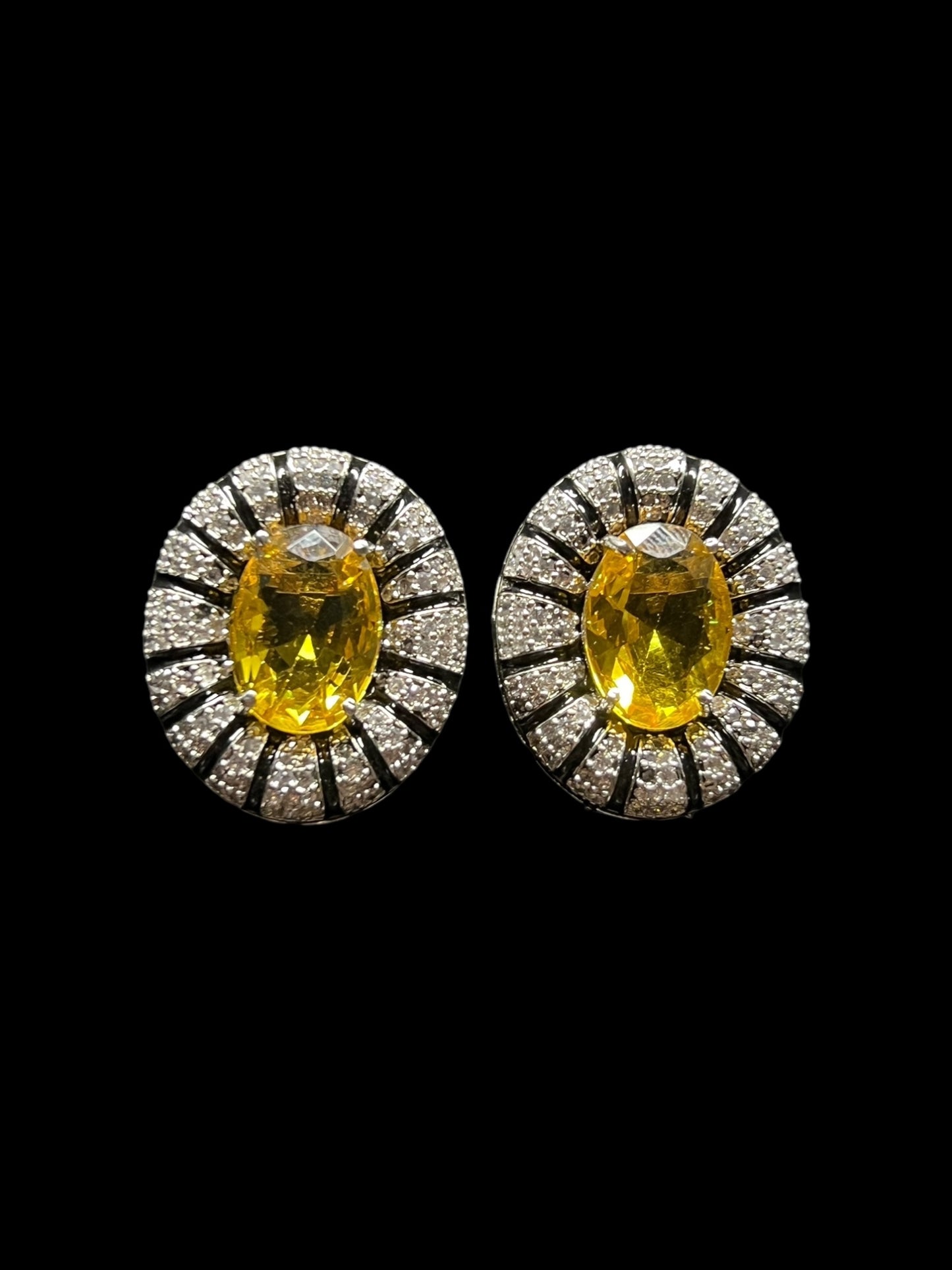 AVANI DIAMOND STUD