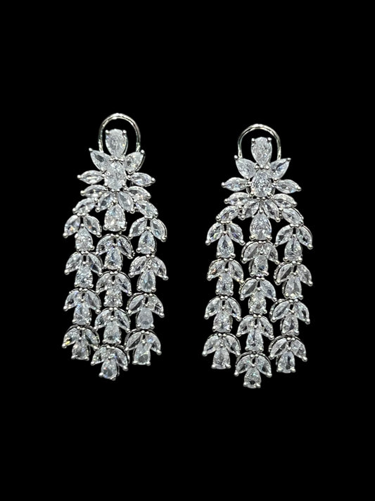 POLLY DIAMOND EARRING E-1073