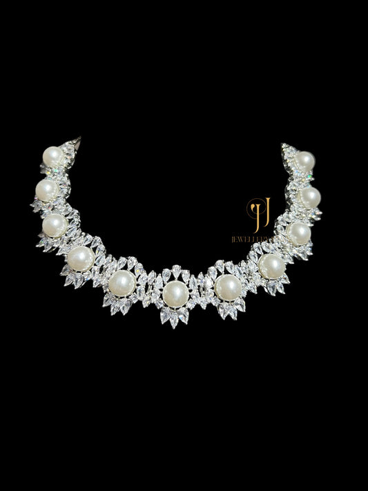 XENIA DIAMOND PEARL NECKLACE