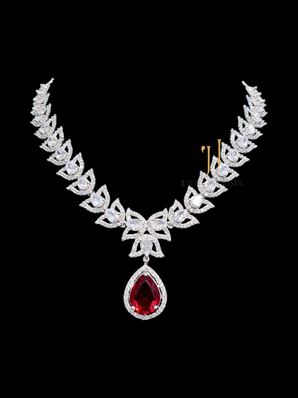 SAANVI DIAMOND NECKLACE