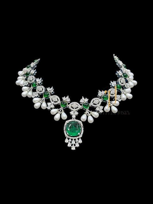 JOURI DIAMOND NECKLACE