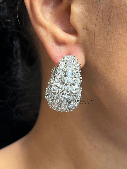 VISHAKA HOOPS EARRING E-1138