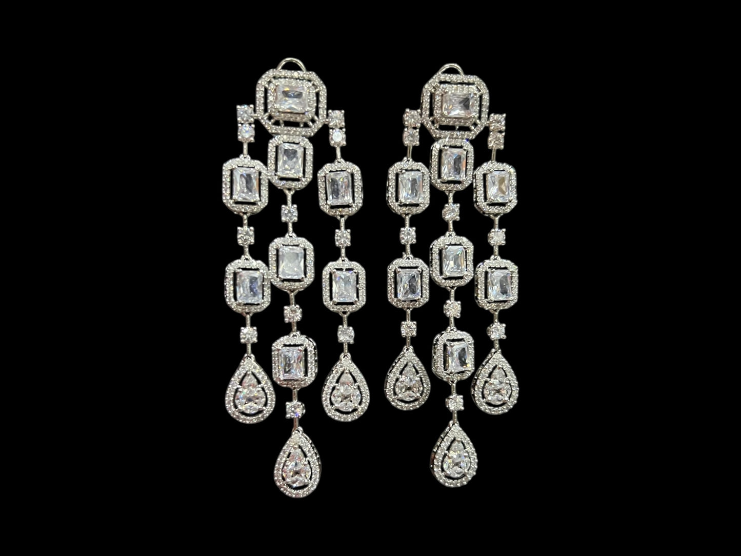 JAYANI DIAMOND EARRING