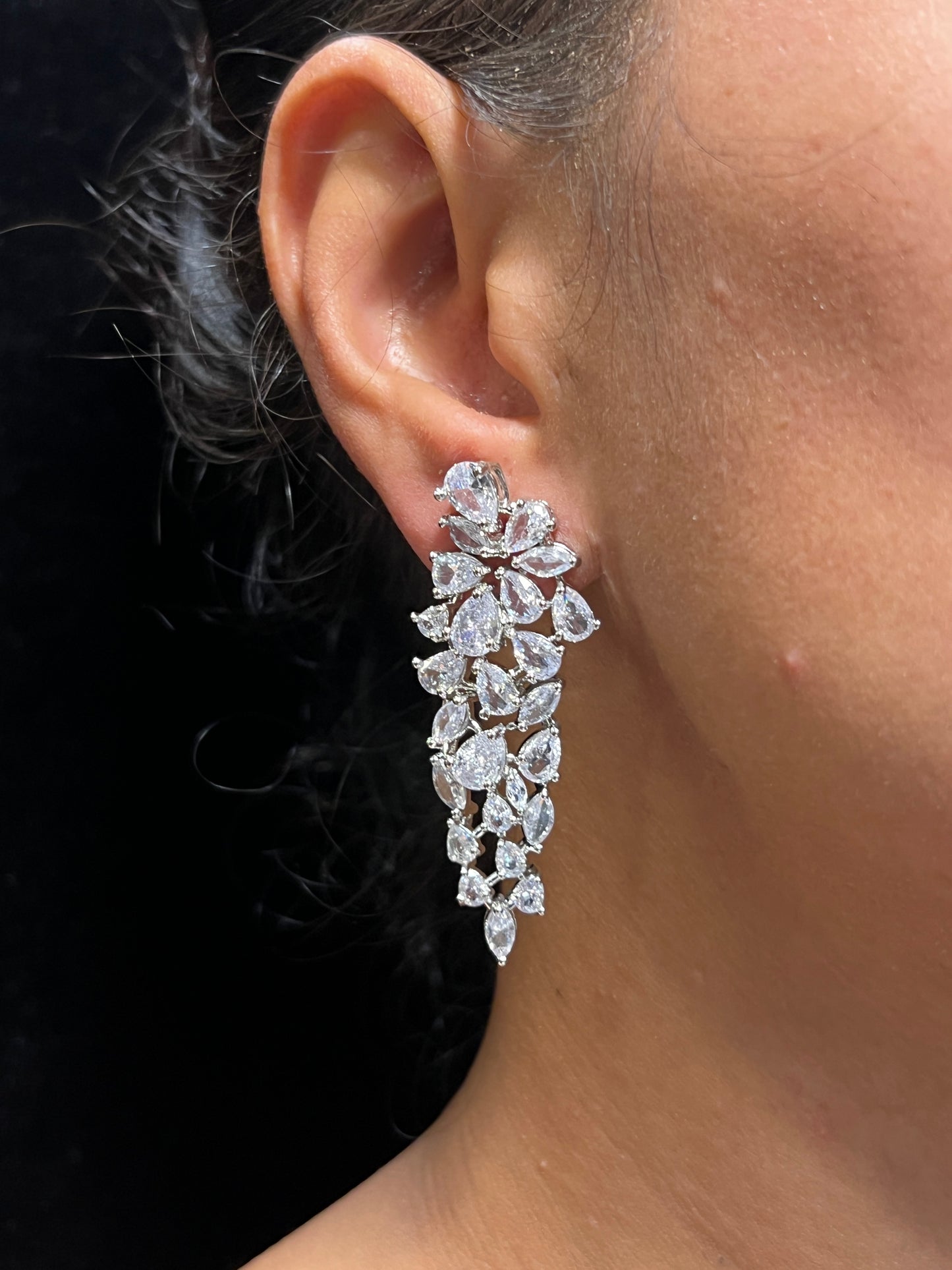 ANIKA DIAMOND EARRING E-1059