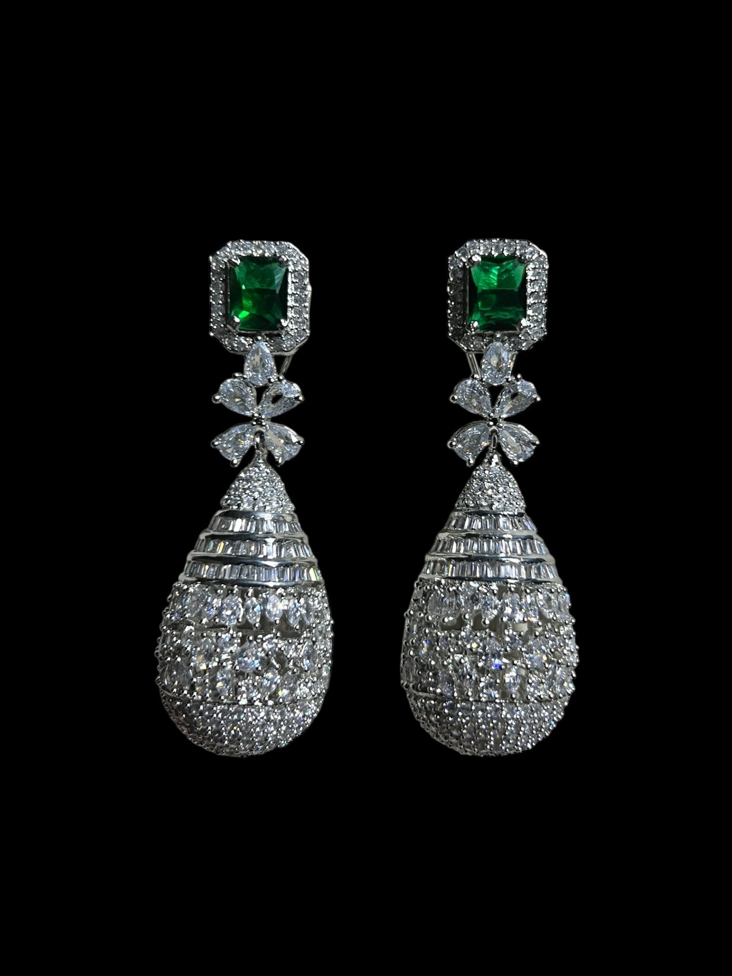 TYRA DIAMOND EARRING E-1039