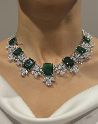 ZUNAIRA DIAMOND NECKLACE