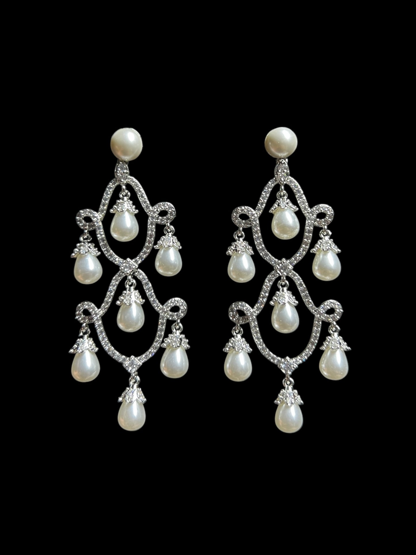 VICTORIA DIAMOND EARRING E-1034