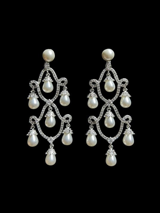 VICTORIA DIAMOND EARRING E-1034