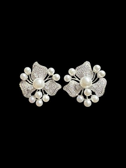 FLORAL PEARL DIAMOND STUD E-1004