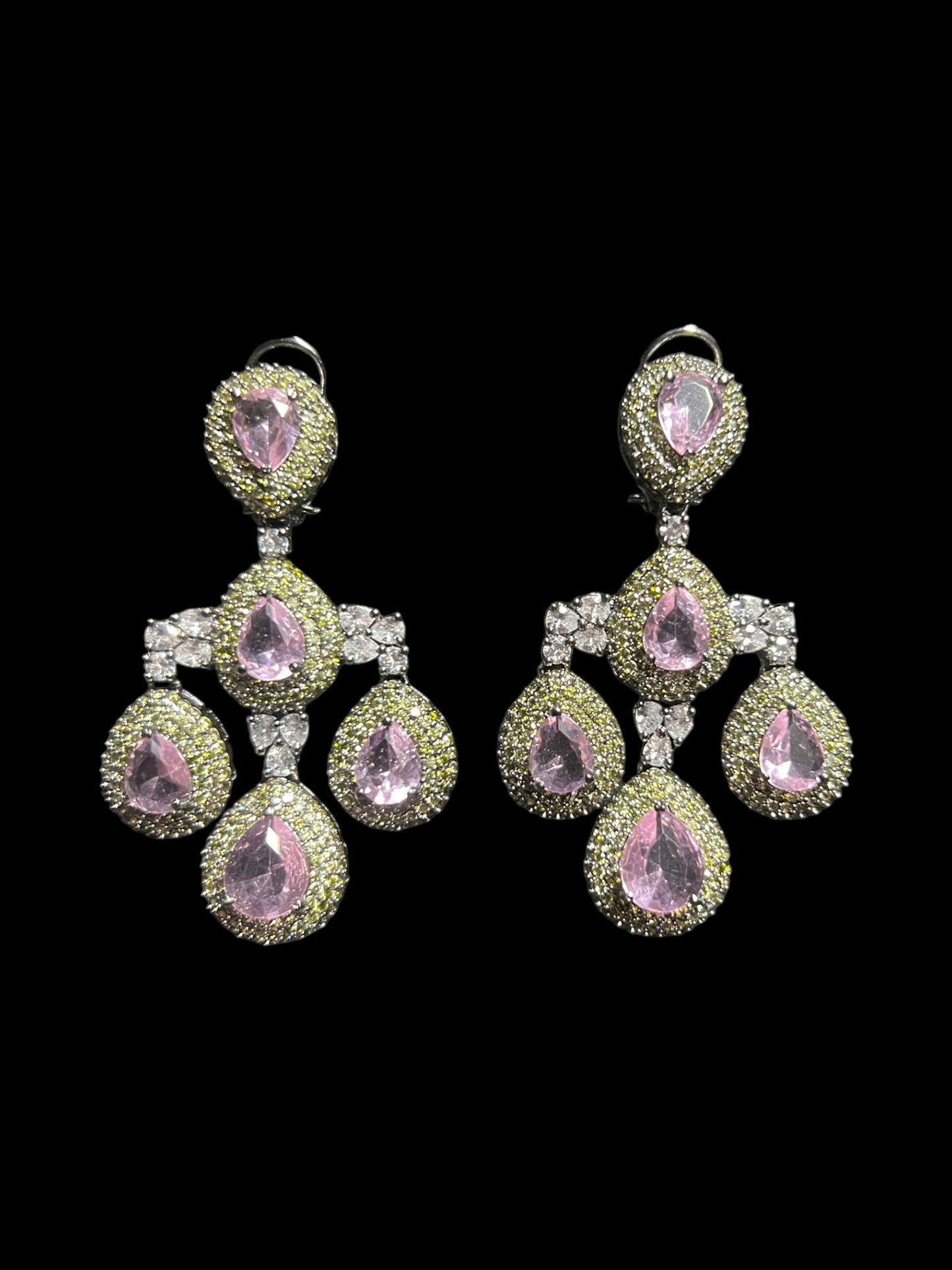 SARA DIAMOND NANO EARRING E-1021