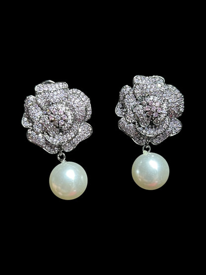 SAILOR NANO ROSE STUD