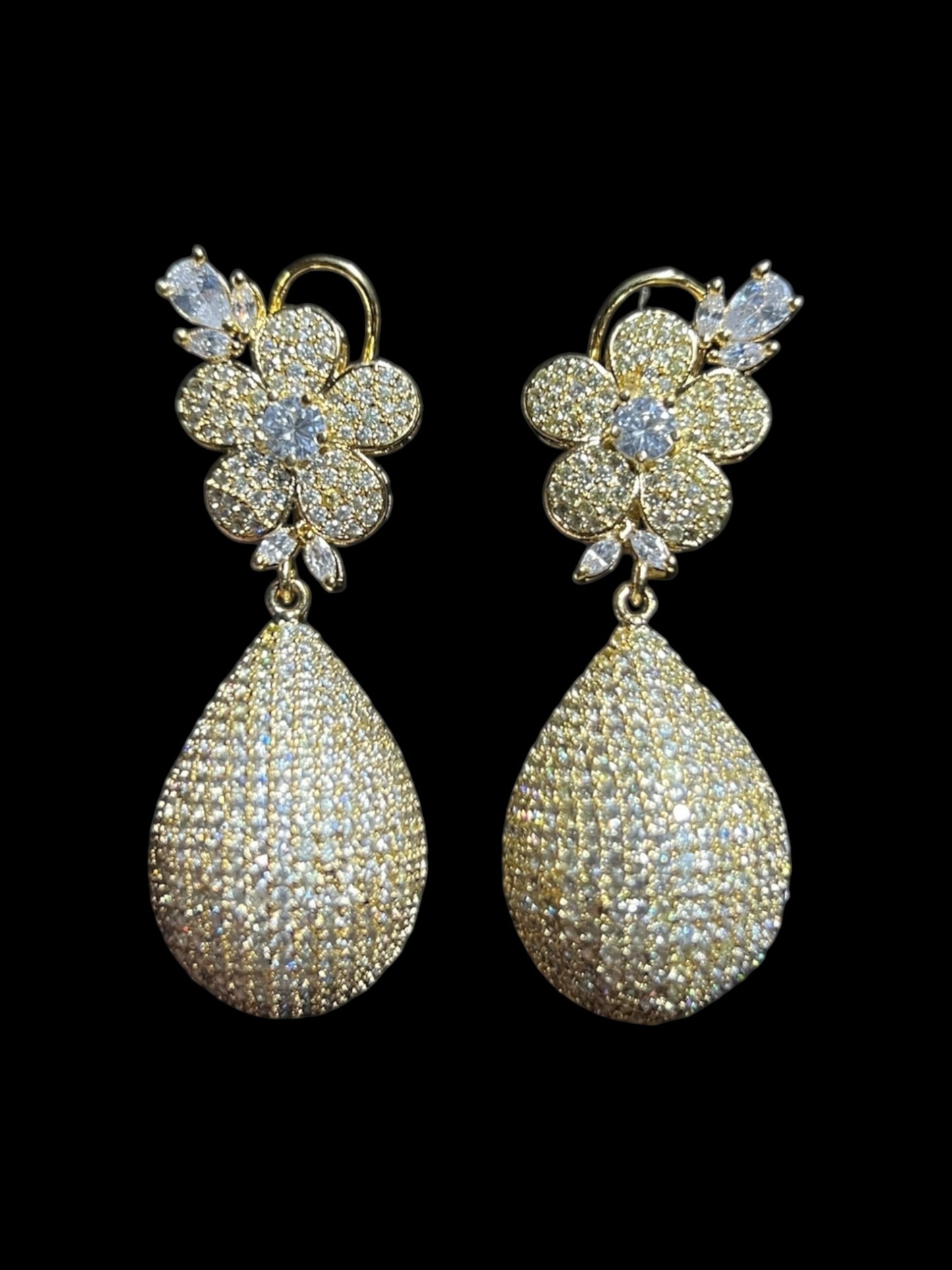SAZIA DIAMOND NANO EARRING E-1018